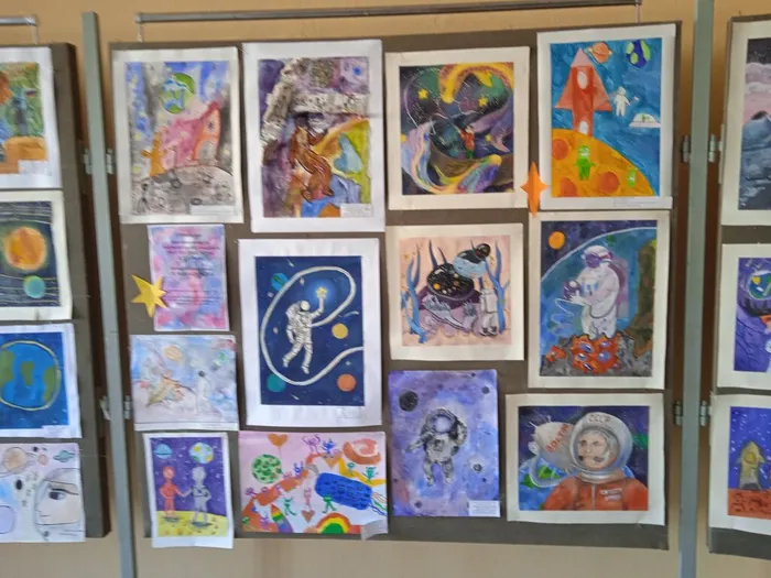 "Бескрайний космос" -выставка работ
