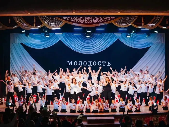 "Танец - наш мир"