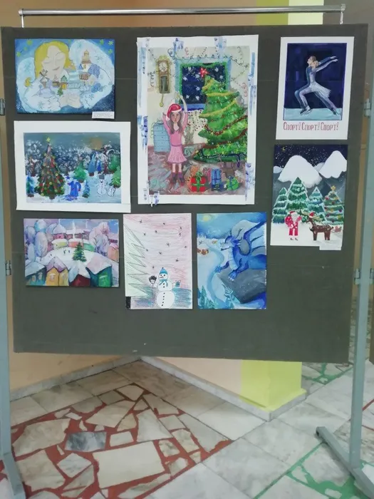 стенд выставки рисунков